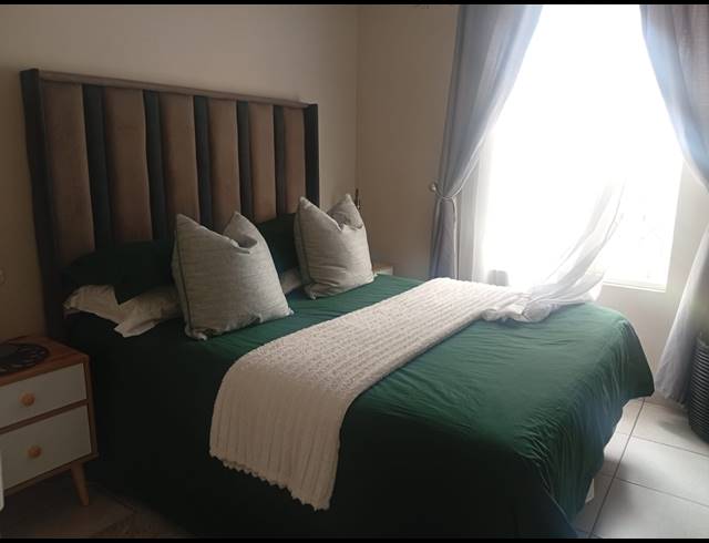 2 BEDROOM TOWNHOUSE FOR SALE IN WATERVAL EAST